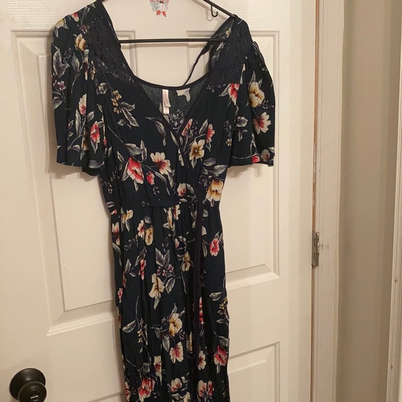 Xhilaration Pants - Navy floral pant suit